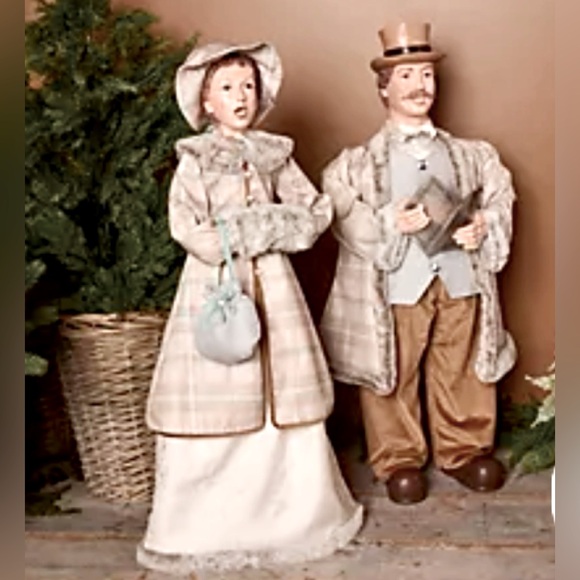 Charles Dickens Carolers -brand new in box